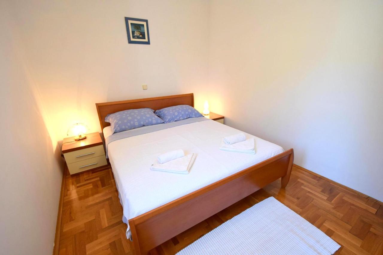 Apartment Mirela Malinska Kültér fotó